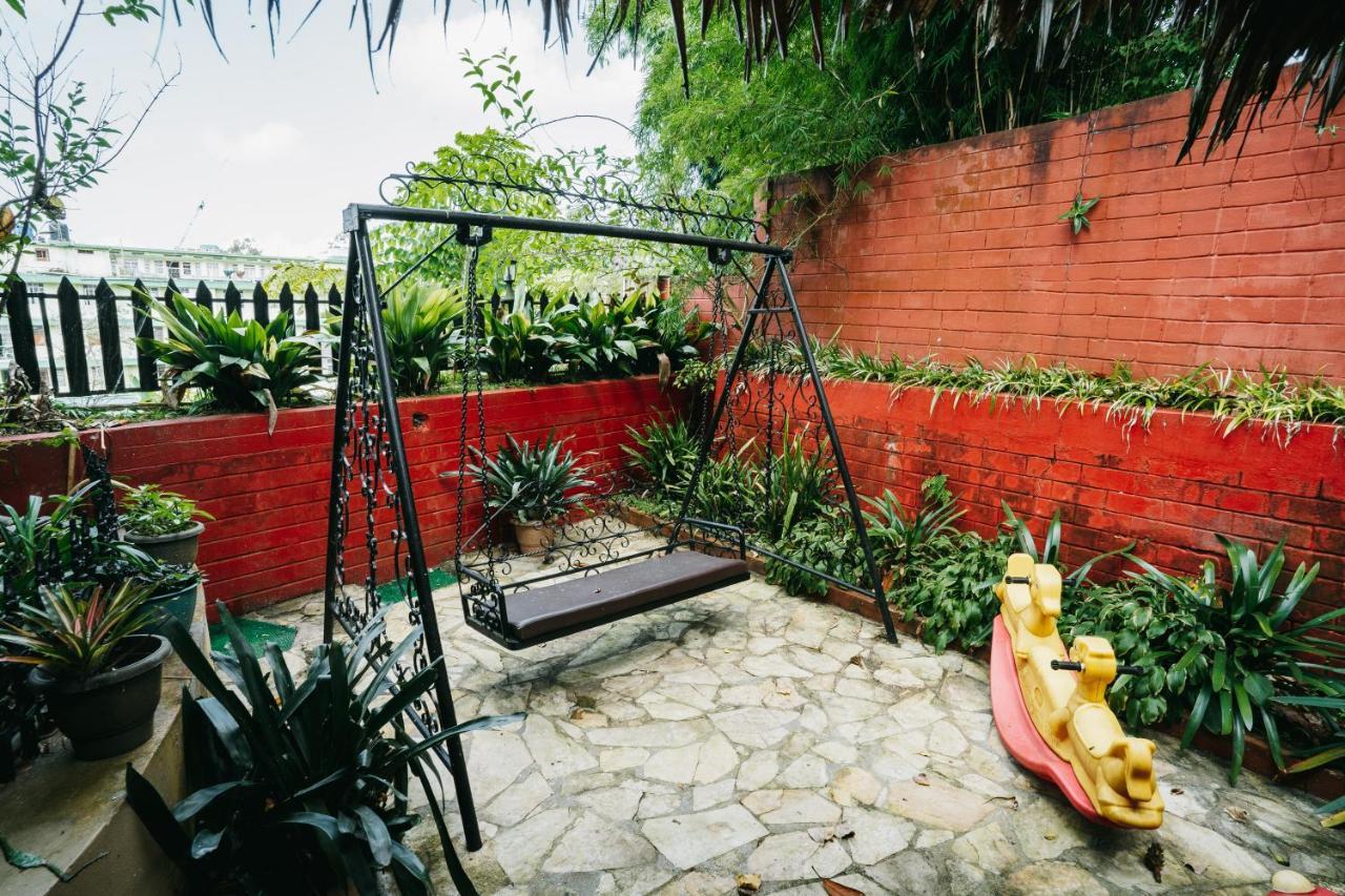 Rock Cliff Home Stay Σιλόνγκ Εξωτερικό φωτογραφία