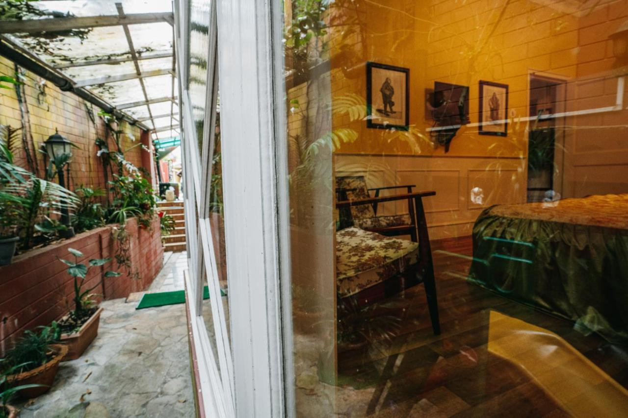 Rock Cliff Home Stay Σιλόνγκ Εξωτερικό φωτογραφία