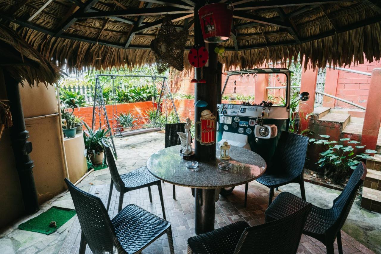 Rock Cliff Home Stay Σιλόνγκ Εξωτερικό φωτογραφία
